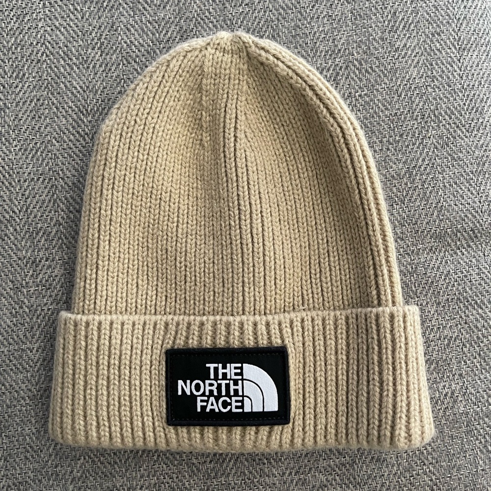 North Face beige/tan beanie. NWOT